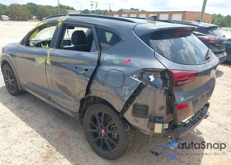 2019 Hyundai Tucson Night z USA, uszkodzony, nr VIN KM8J33AL2KU921195